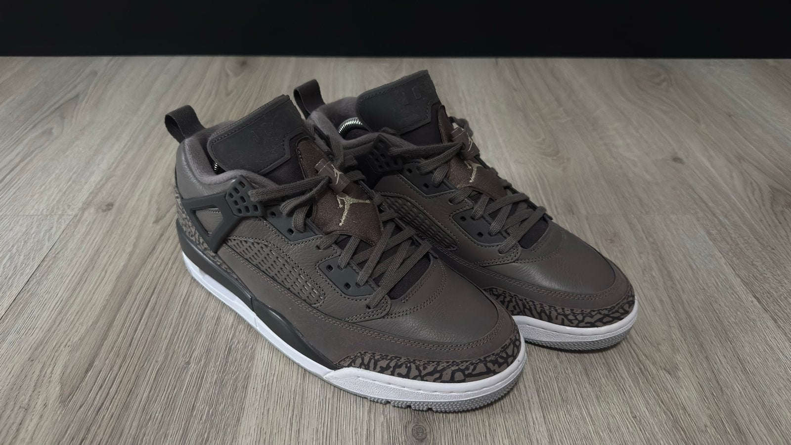 Nike Air Jordan 4 Spizike Low 'Cave Stone' Sneakers -Maat 43, Bruin, Ophalen of Verzenden, Sneakers of Gympen, Zo goed als nieuw