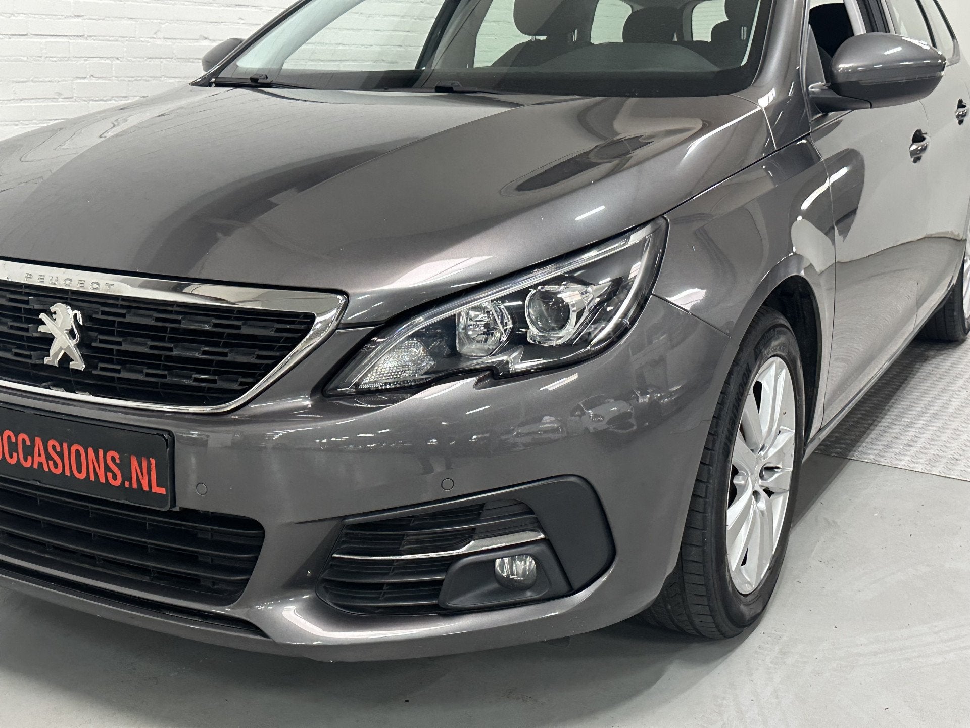 Peugeot 308 SW 1.2 PureTech Active Pack CLIMA / CRUISE / NAV, Auto's, Voorwielaandrijving, Stof, 1199 cc, Zilver of Grijs