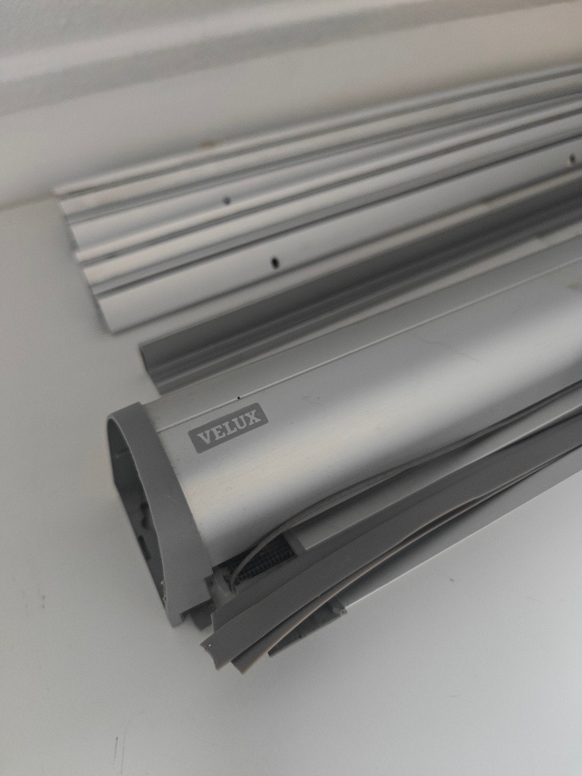 Originele VELUX (Zil) Insectenhor / Rolhor (SK06) - Aluminiu, Gebruikt, 80 tot 120 cm, 120 tot 160 cm, Ophalen of Verzenden