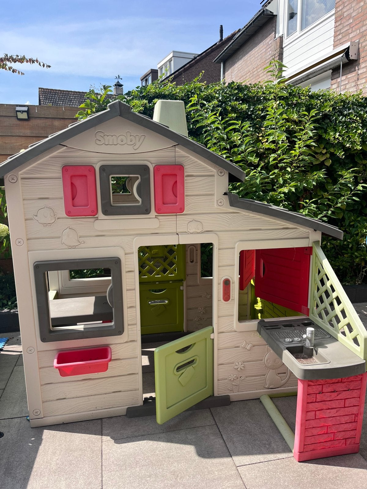 Smoby speelhuisje met keukentje, Kinderen en Baby's, Speelgoed | Buiten | Speelhuisjes, Ophalen, Zo goed als nieuw, Hout