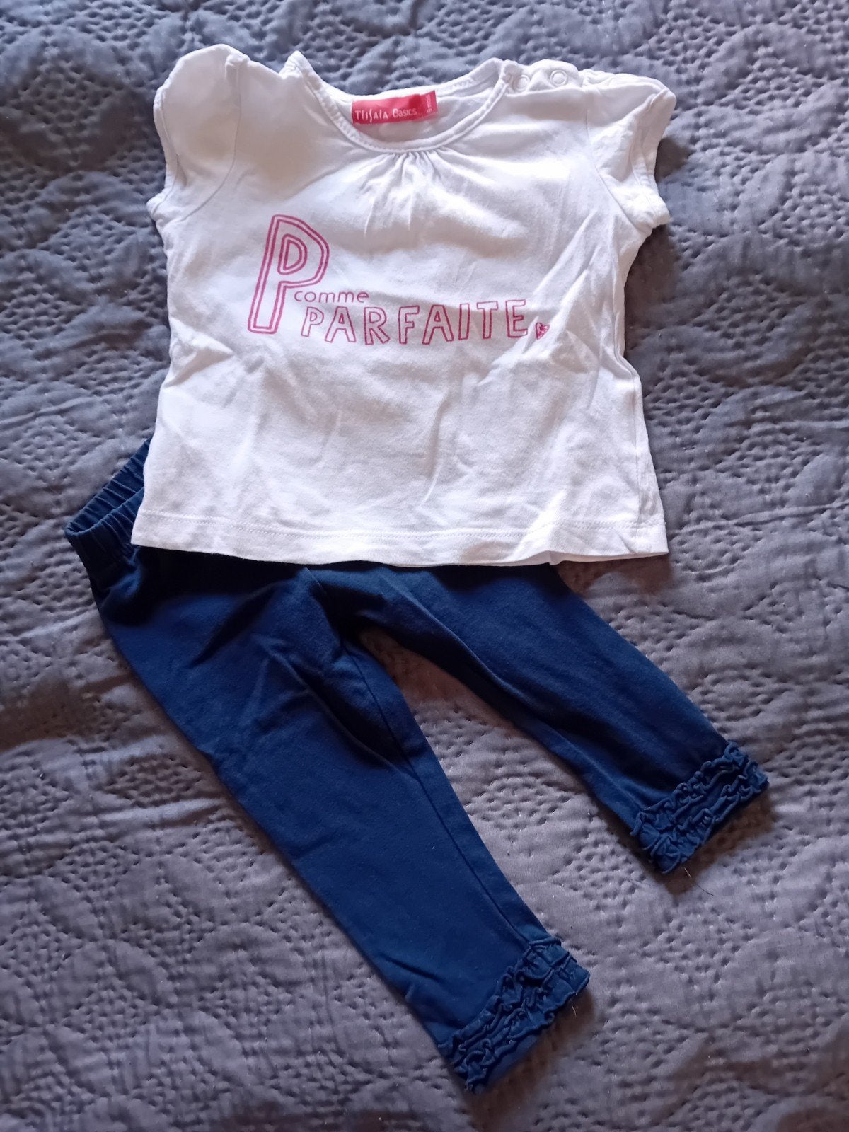 Leuk setje: legging en T-shirt maat 74 (9 maanden, Meisje, Ophalen of Verzenden, Zo goed als nieuw, Setje