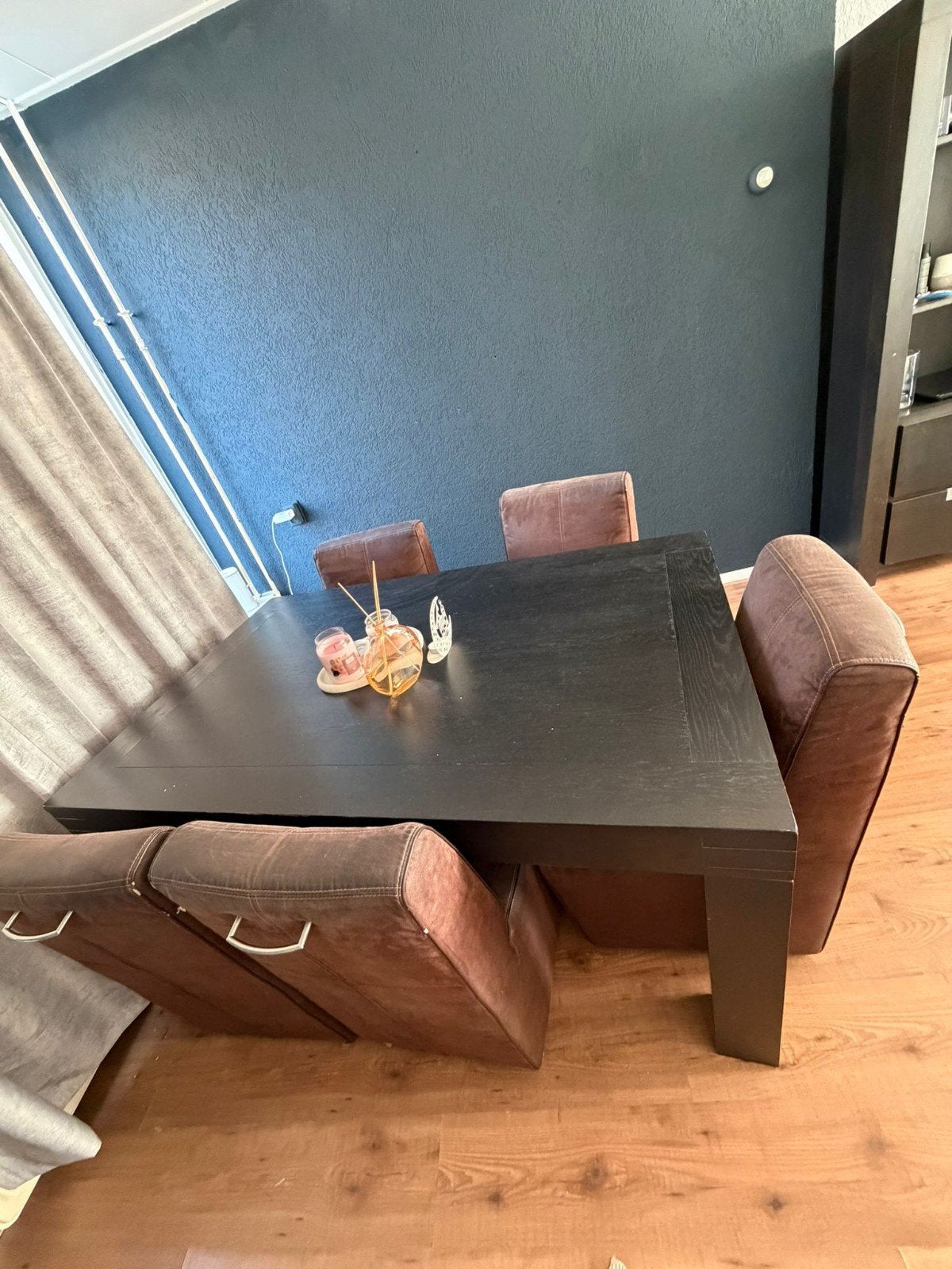 Kastanje bruin houten salontafel en eettafel met 4 stoelen, Ophalen