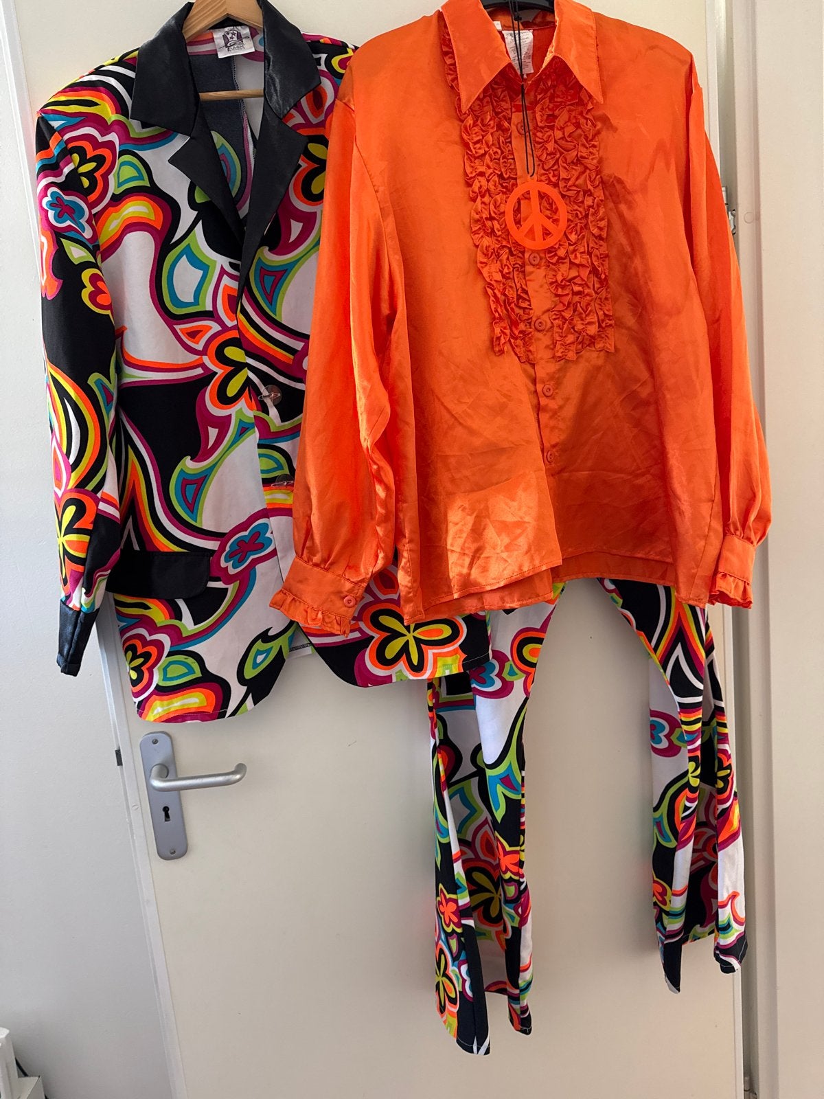 Een complete carnavals of disco outfit maat XL, Maat 52/54 (L), Carnaval, Ophalen of Verzenden, Zo goed als nieuw