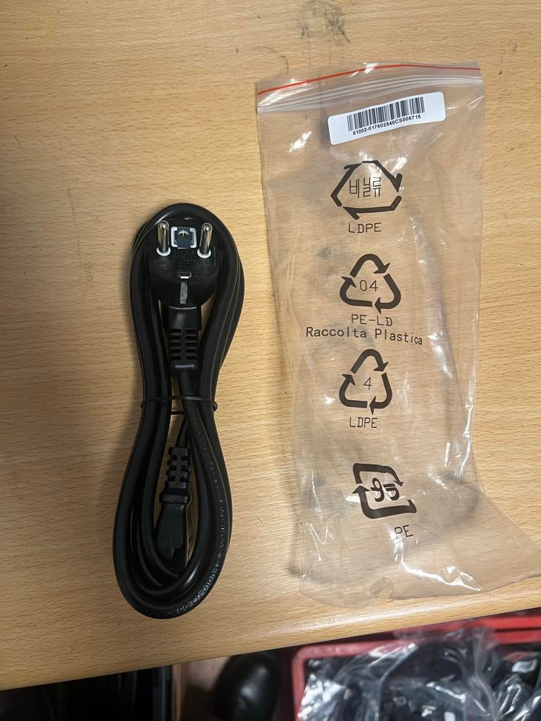 Nieuwe stroomkabel voor PC/monitor (C13), Ophalen of Verzenden, Nieuw