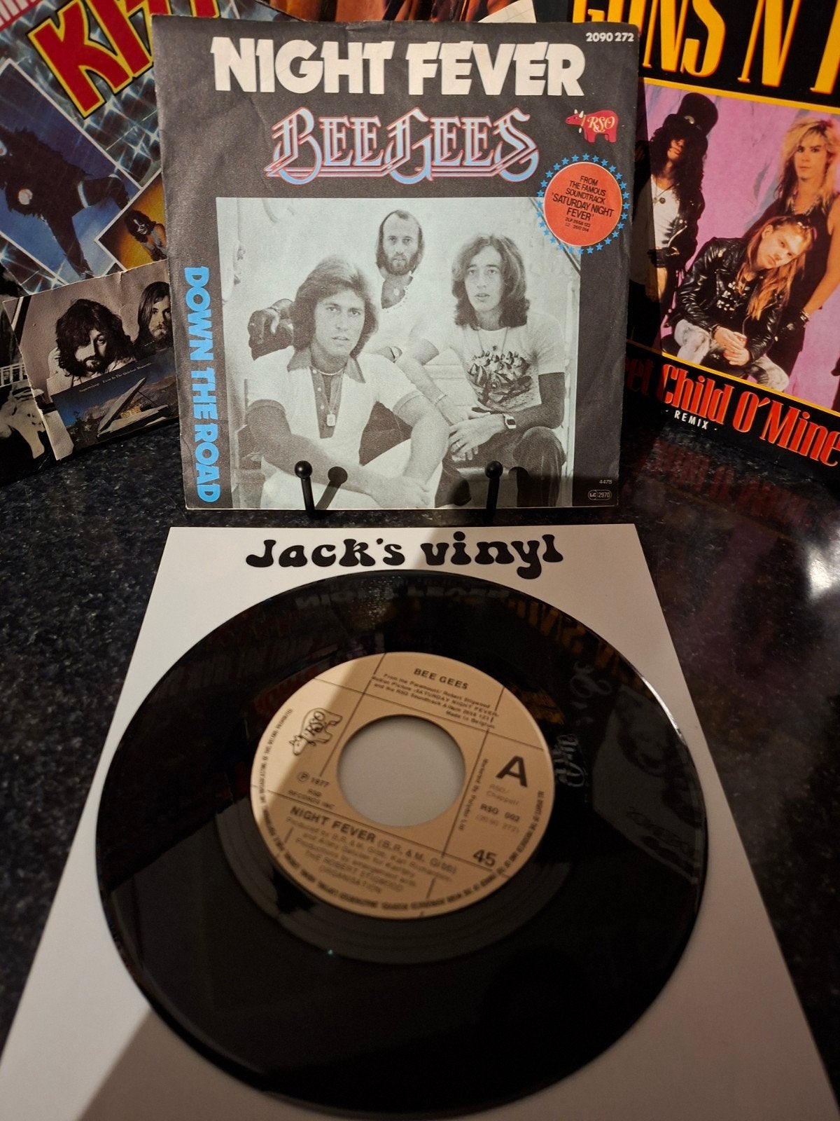 Bee Gees - Night Fever / Down The Road   1978, Gebruikt, 7 inch, Ophalen of Verzenden, Beschermende buitenhoes