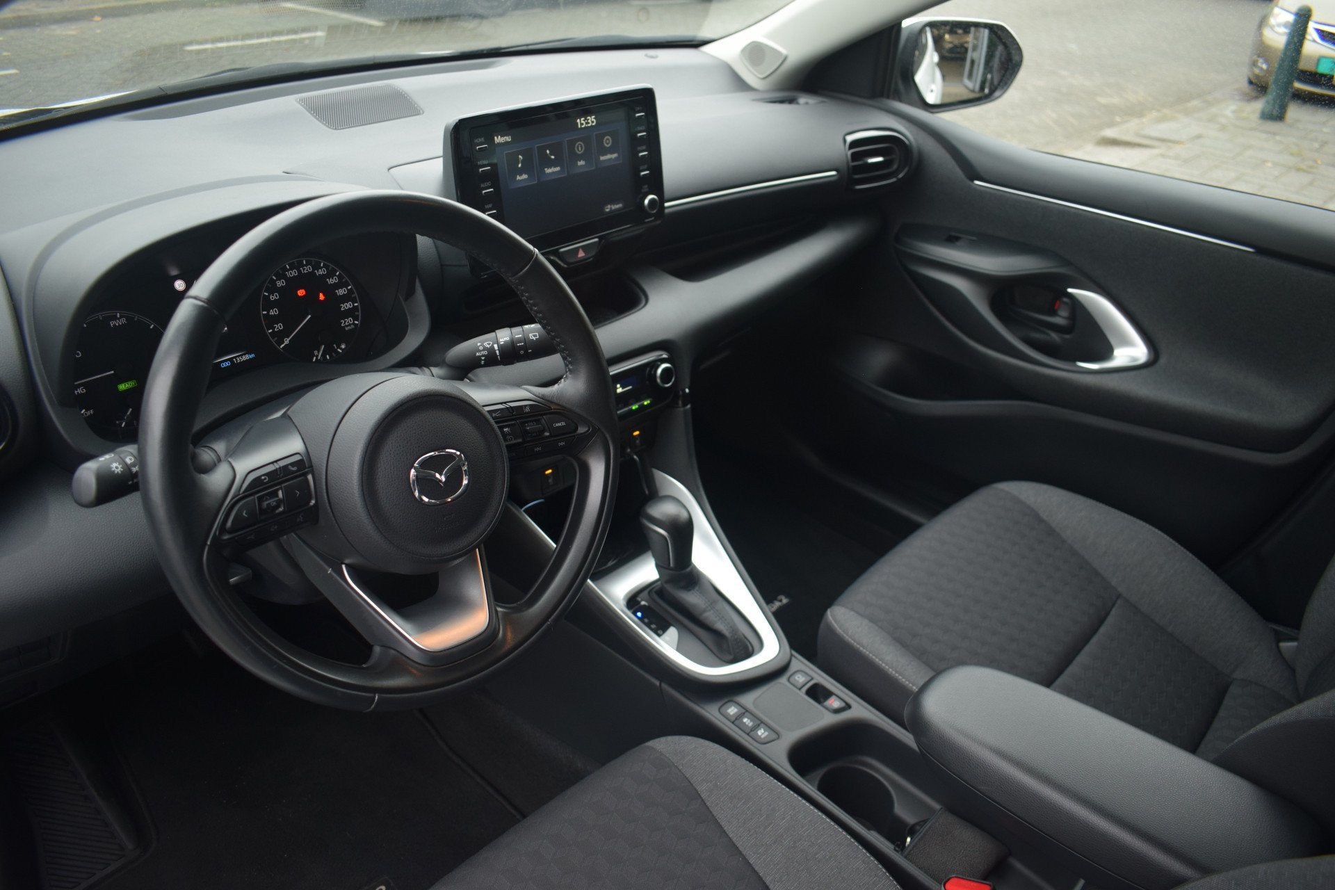 Mazda 2 Hybrid 1.5 Select Camera Stoel/Stuur verwarming Carp, Auto's, Dealer onderhouden, Gebruikt, Euro 6, Adaptive Cruise Control