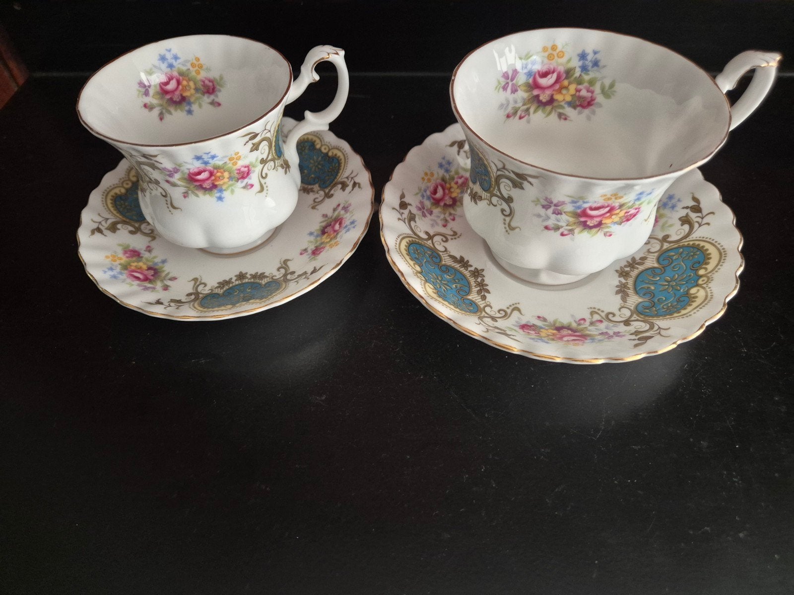 Berkley Royal albert porselein, Verzamelen, Ophalen of Verzenden, Zo goed als nieuw, Porselein, Kop en/of schotel