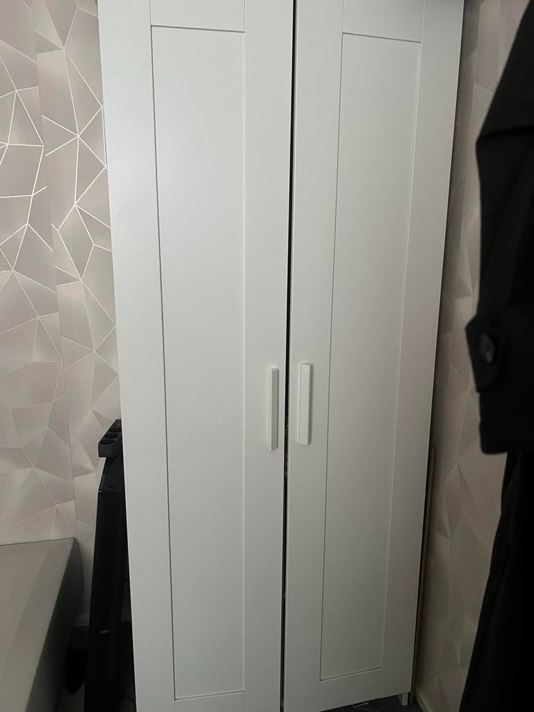 Witte kledingkast met twee deuren, Huis en Inrichting, Kasten | Kledingkasten, Gebruikt, 200 cm of meer, Overige houtsoorten, 50 tot 100 cm