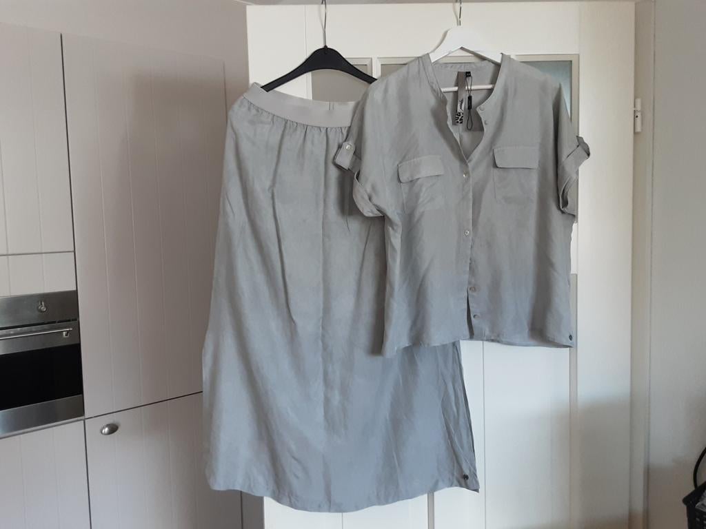 BLOUSE    /rok   POOLZ    MAAT     40/44, Kleding | Dames, Ophalen of Verzenden, Zo goed als nieuw, Maat 38/40 (M)