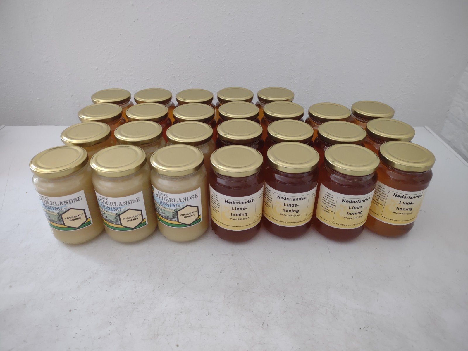 Honing imker van eigen bijen koudgeslingerd  450g per pot, Ophalen
