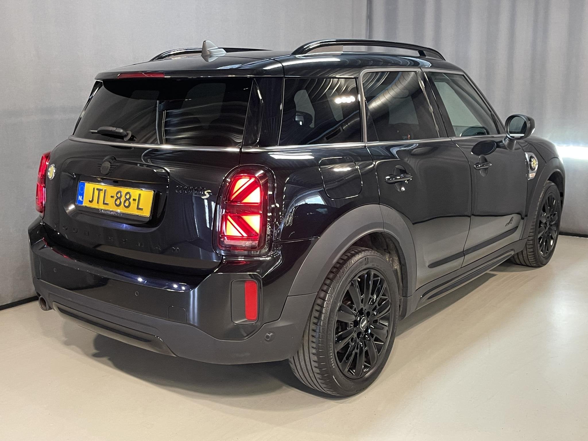 MINI Countryman 1.5 Cooper S E ALL4 18"/Adaptieve cruise/Spo, Dealer onderhouden, Gebruikt, Countryman, Leder en Stof