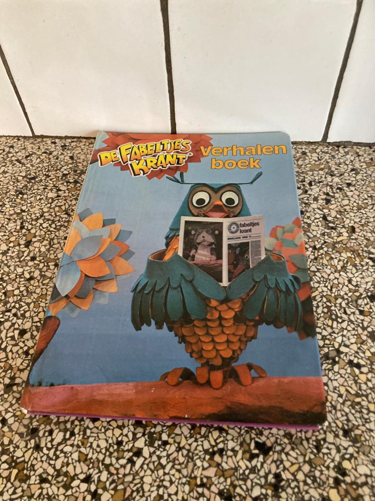 Fabeltjeskrant boek, Boeken, Ophalen of Verzenden, Zo goed als nieuw, Fictie algemeen
