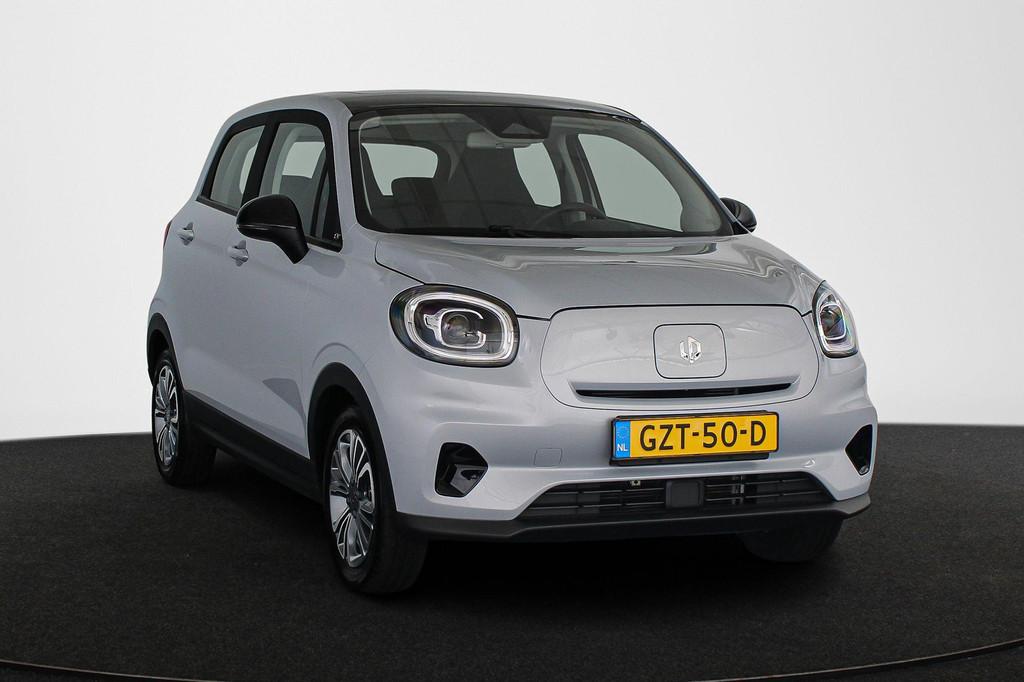 Leapmotor T03 Design 37.3 kWh Panoramadak Achteruitrijcamera, Auto's, Leapmotor, Stof, Gebruikt, Zwart, 4 stoelen