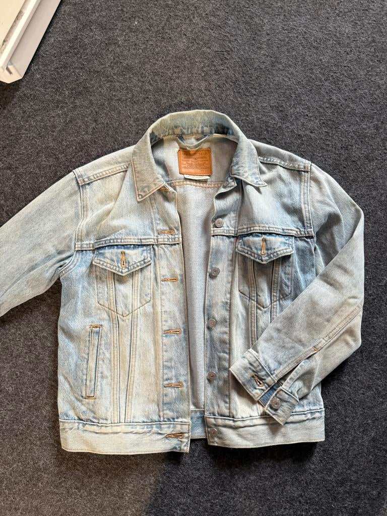 Levi’s spijkerjas xs, Ophalen of Verzenden, Zo goed als nieuw, Blauw