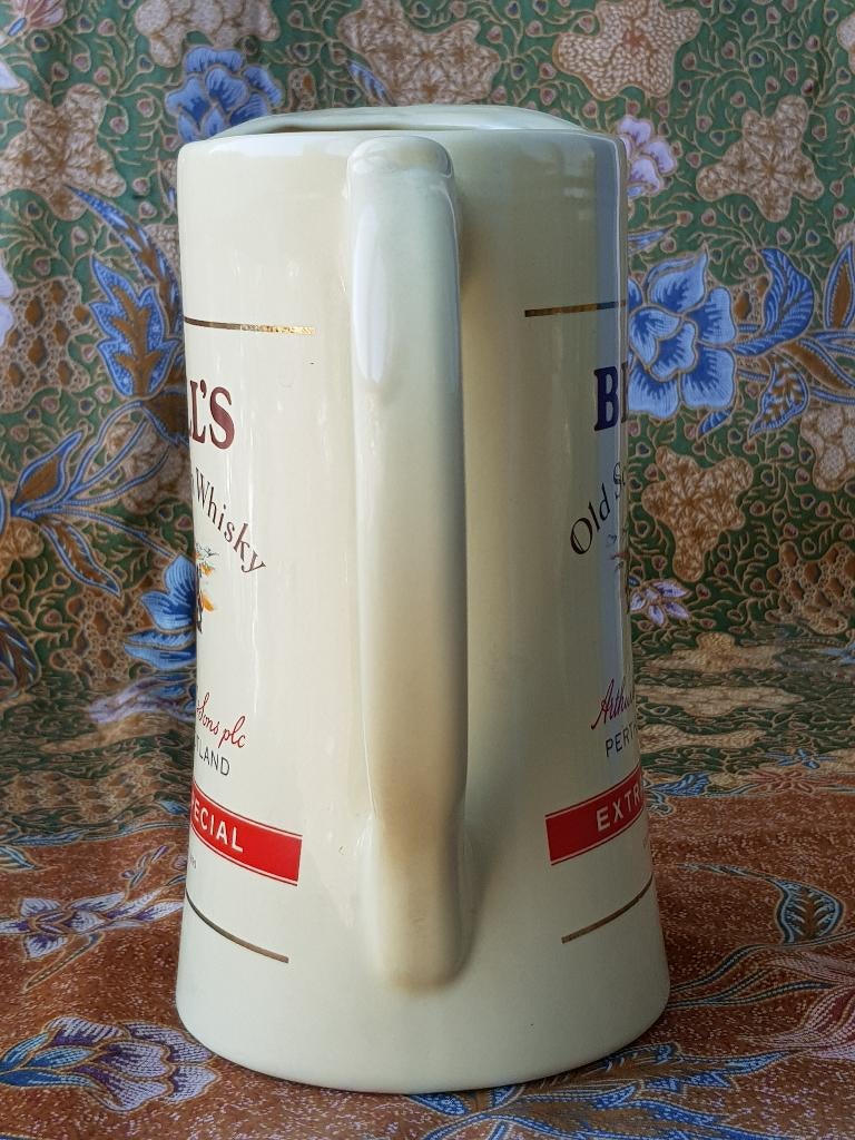 Mooie vintage Engelse kan van Bell's Scotch whisky 20 cm., Ophalen of Verzenden