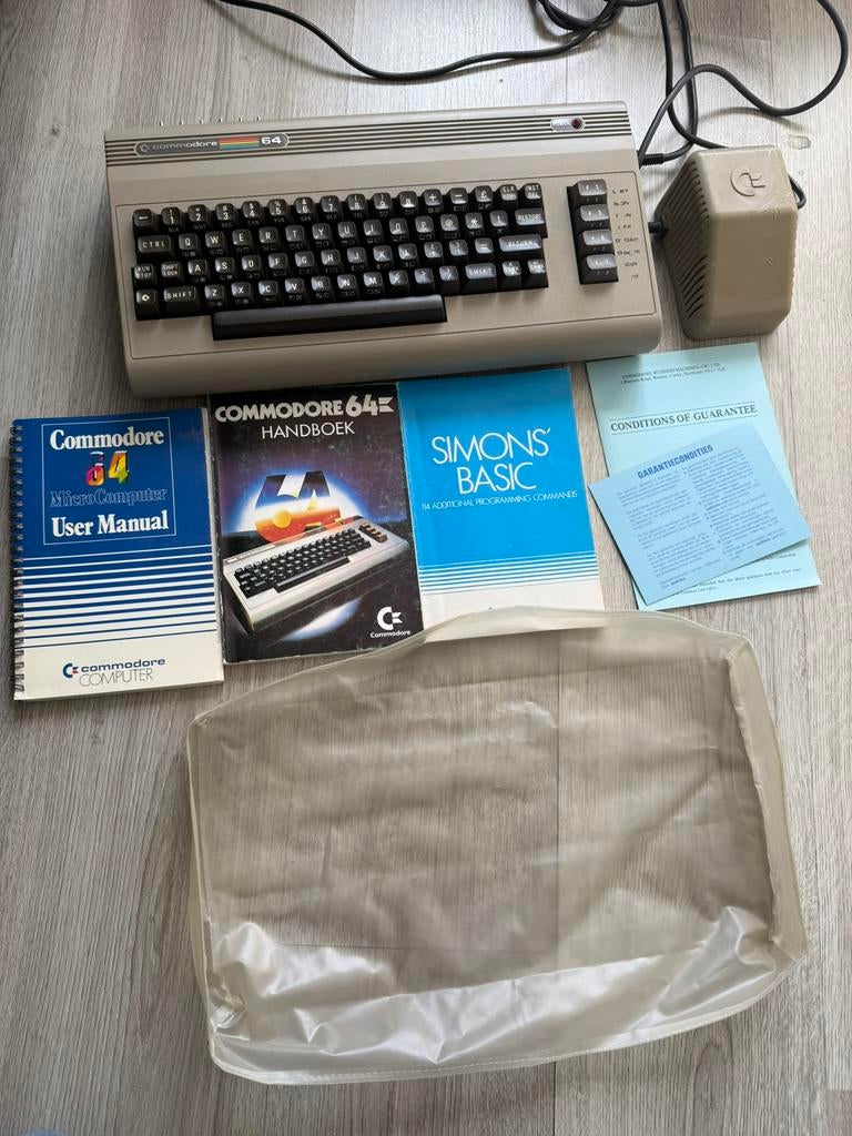 Commodore 64 Breadbin – Modificaties – Met Stofhoes, Computers en Software, Vintage Computers, Ophalen of Verzenden