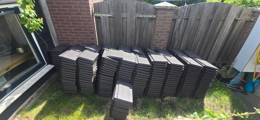 Zwarte dakpannen, Gebruikt, Goede staat, Gebruikt, Steen of Klei, Ophalen of Verzenden, 15 m² of meer