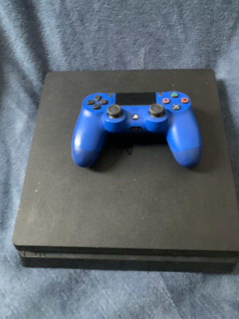 PlayStation 4 slim met controller, games en kabels, Ophalen of Verzenden, 1 TB, Met 1 controller, Pro