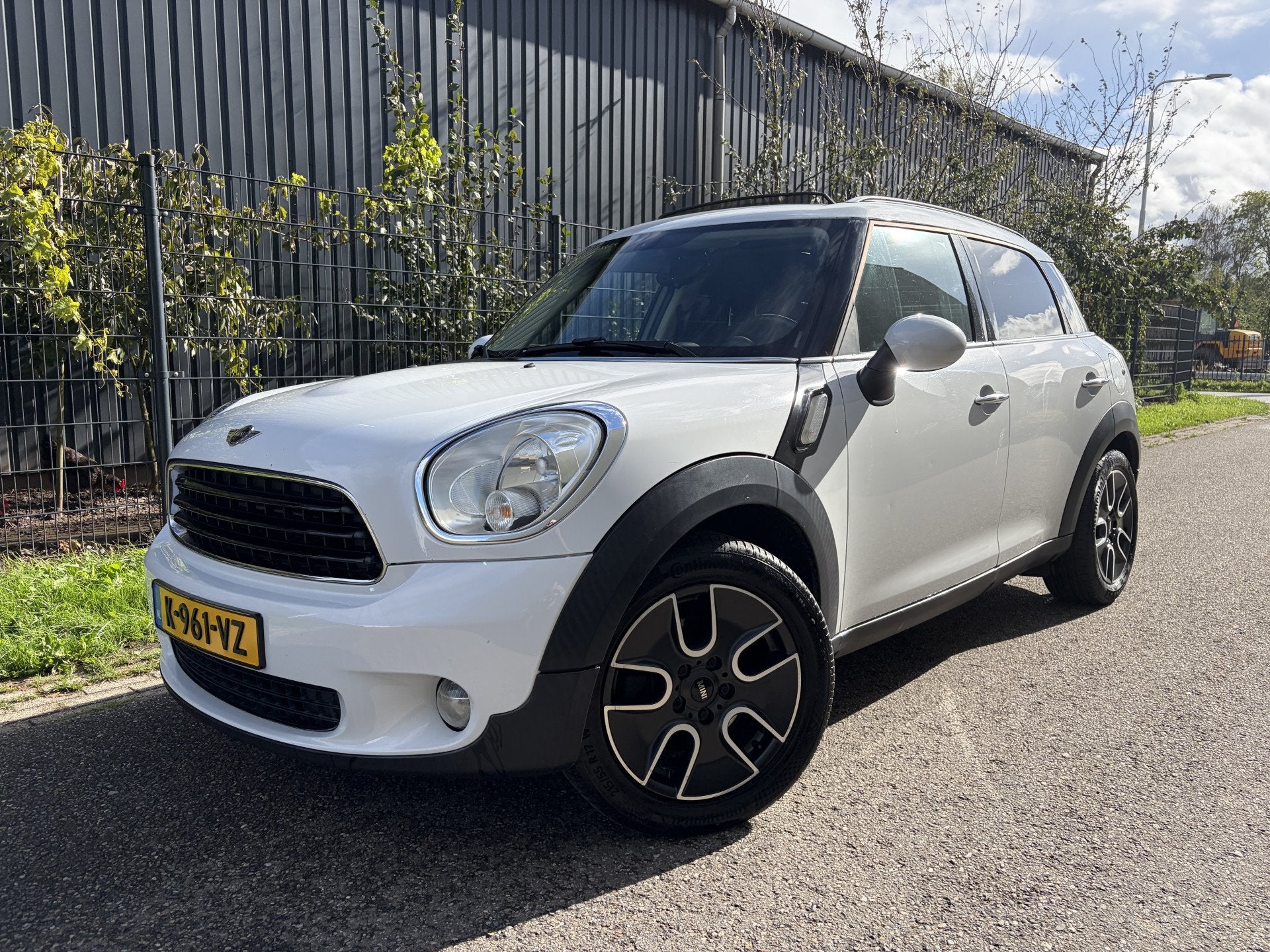MINI Countryman 1.6 One Salt / AIRCO ECC / PANORAMADAK / 175, Voorwielaandrijving, Euro 5, Gebruikt, Wit