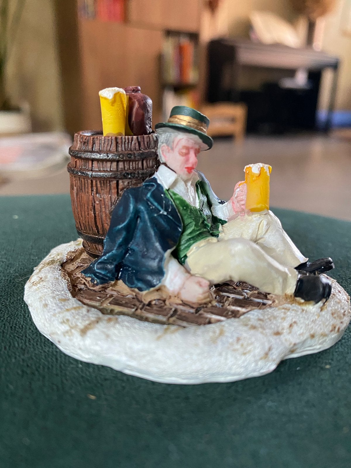 Luville drinking beer, Diversen, Kerst, Ophalen of Verzenden, Zo goed als nieuw