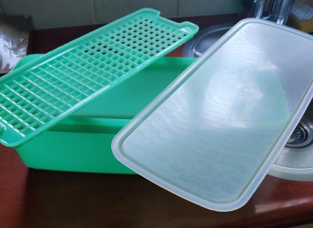 Groene cake doos met rooster en deksel, Ophalen of Verzenden, Gebruikt, Groen, Bus of Trommel