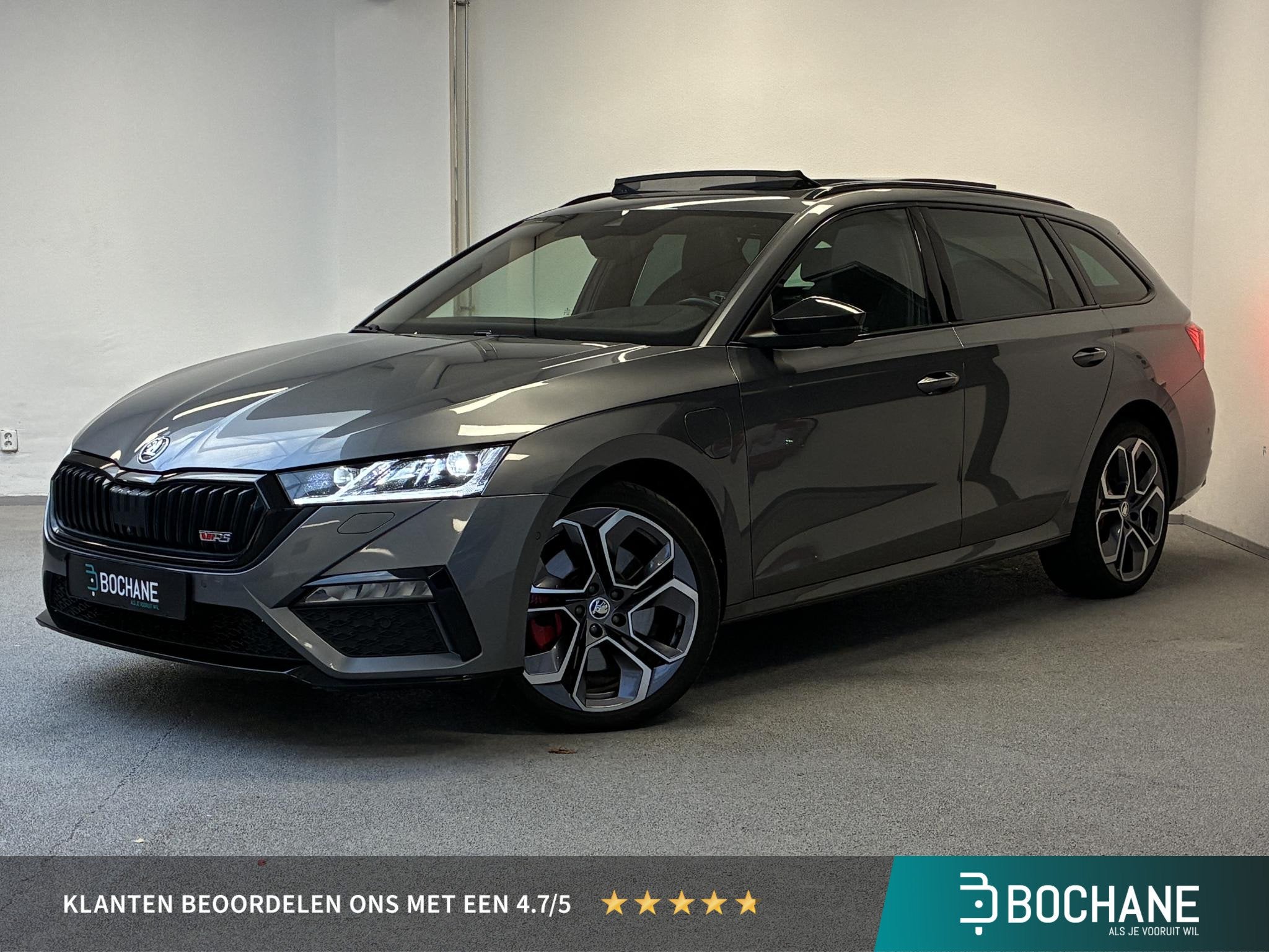 Skoda Octavia Combi 1.4 TSI RS iV PHEV | PANO | 360 CAMERA |, Auto's, Dealer onderhouden, 77 km/l, Gebruikt, Euro 6