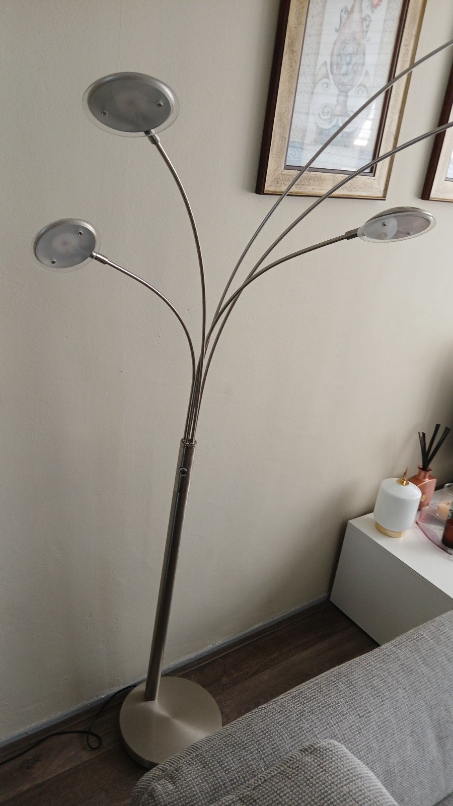 Moderne staande lamp met 4 verstelbare spots, Gebruikt, Overige fittingen, Ophalen of Verzenden, Metaal