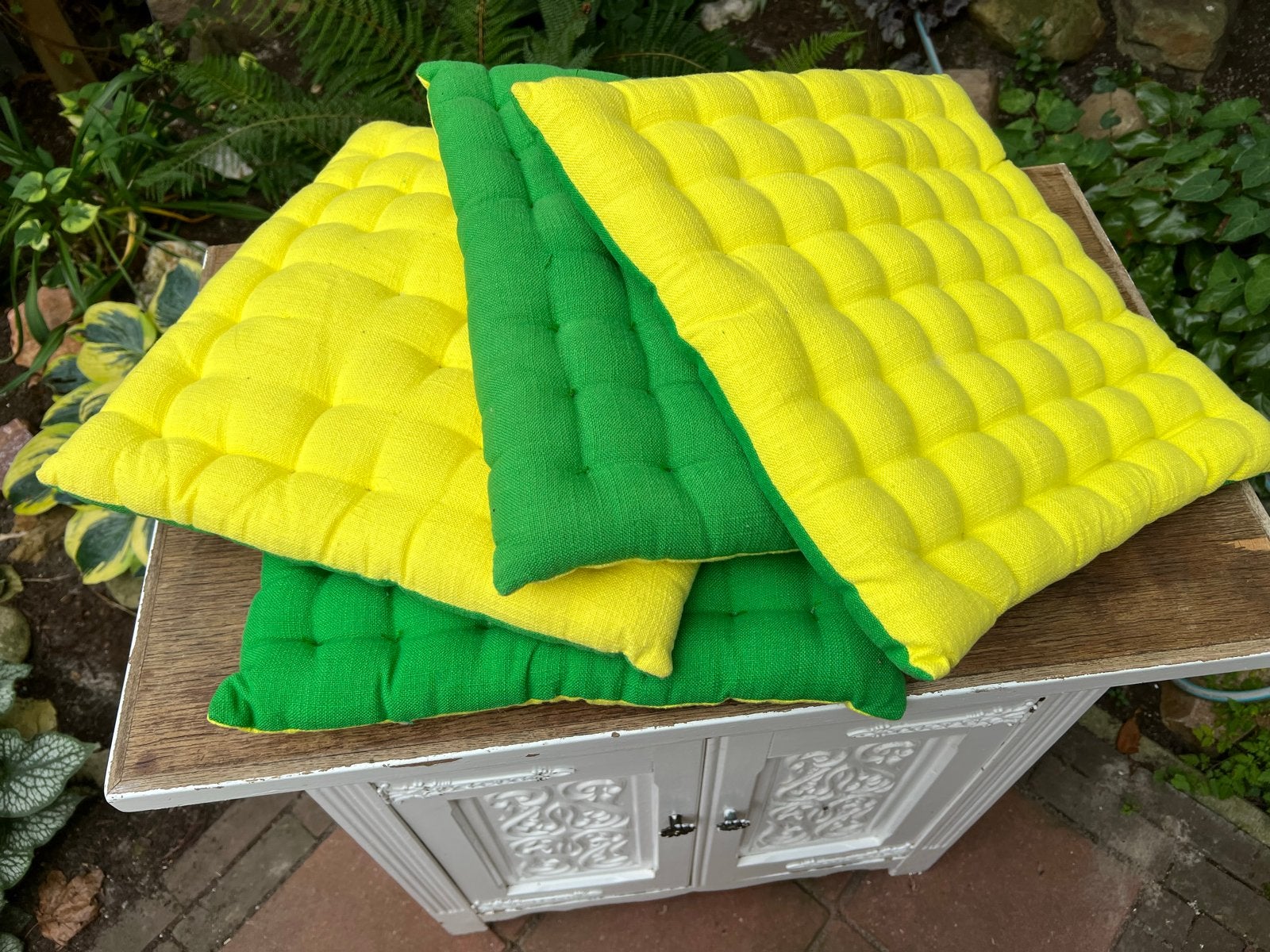 Set van 4 vrolijke geel-groene tuin kussens, Overige merken, Gebruikt, Meerkleurig, Vierkant