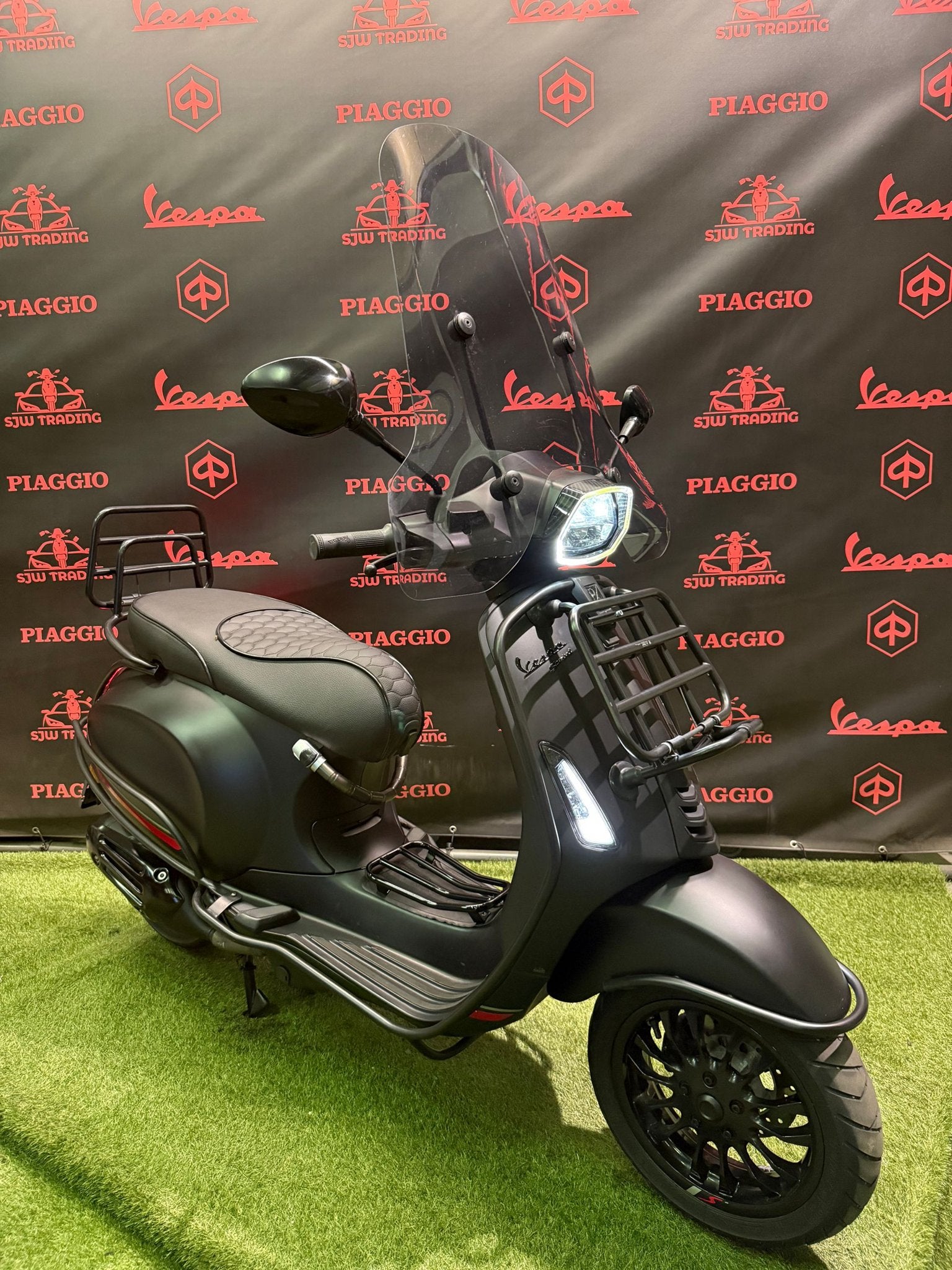 Vespa Sprint 2022 Snor/Brom! Mat Zwart / RS Zadel / Garantie, Fietsen en Brommers, -, -, Ophalen of Verzenden, -