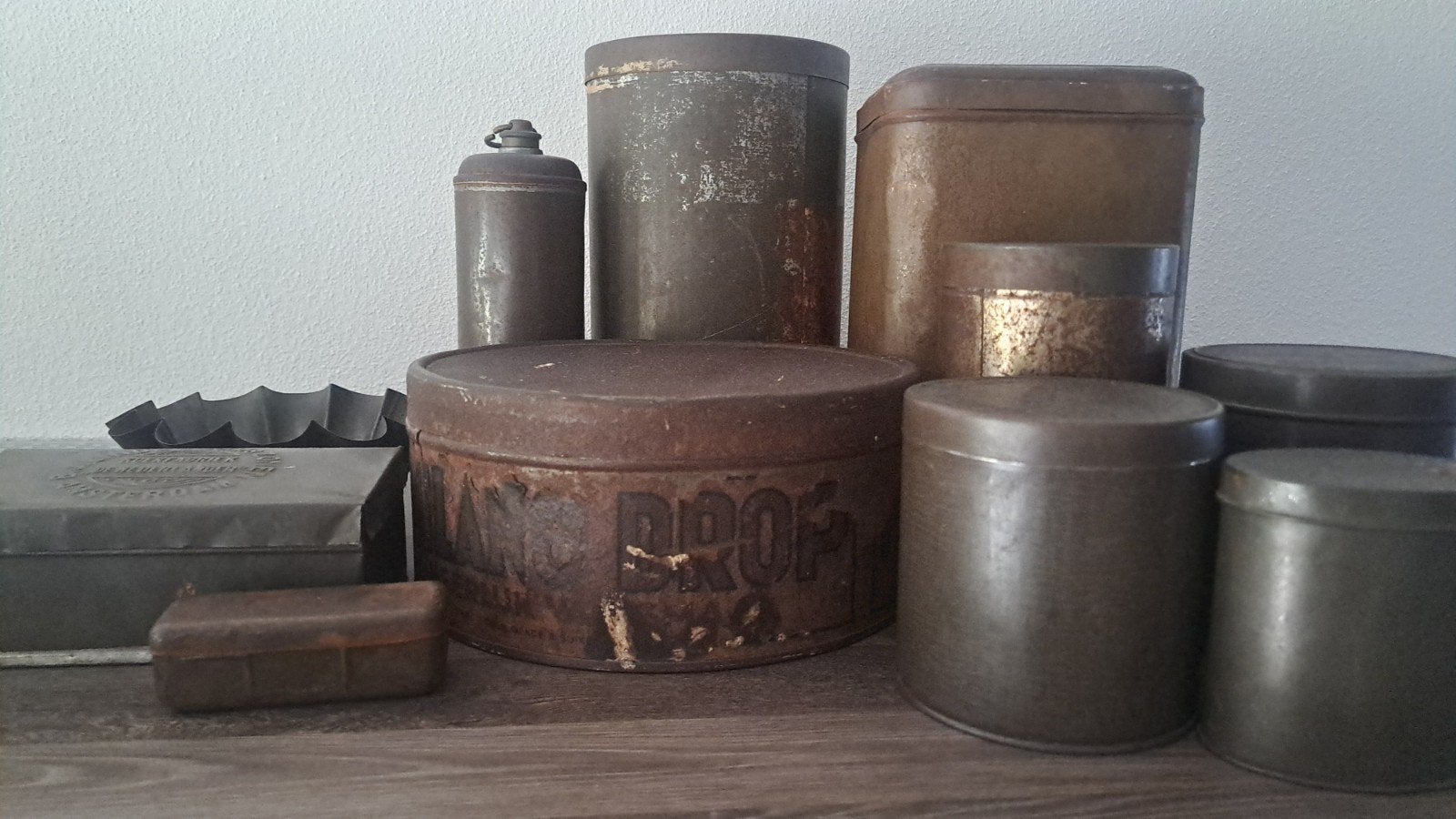 10 oude blikken en een oude kruik, Ophalen, Gebruikt, Overige, Van Nelle