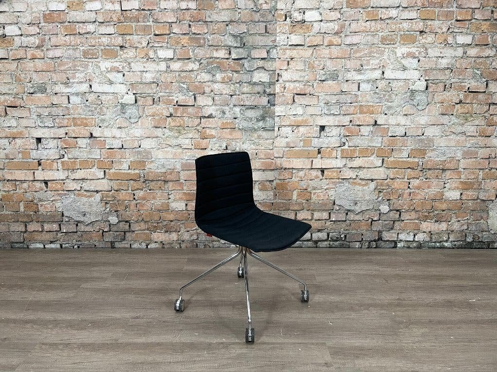 Arper Catifa 46 Trestle – Zwart | Lievore Altherr Molina, Ophalen, Zwart, Design, Zo goed als nieuw