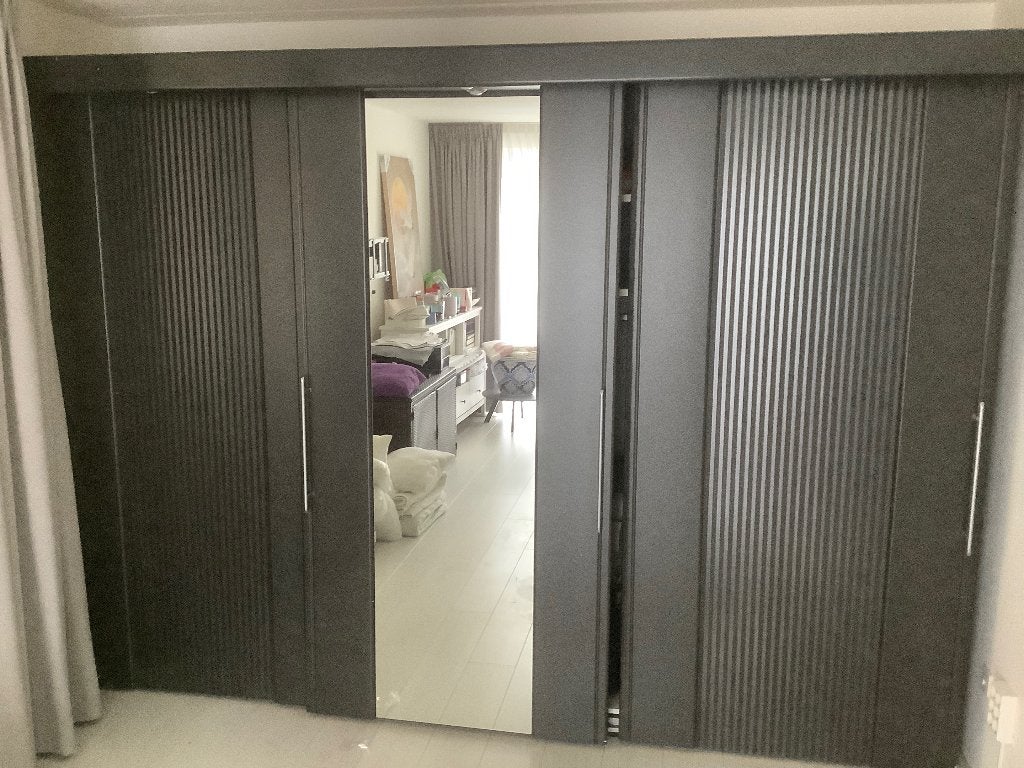 Kledingkast, Ophalen, Met deur(en), Overige materialen, 200 cm of meer
