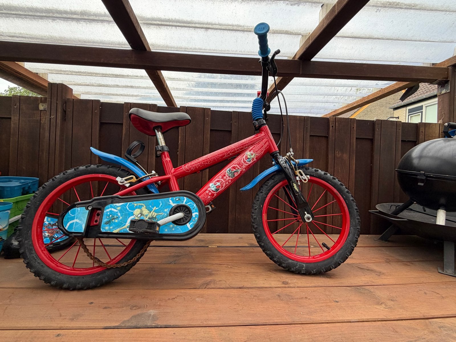 Rode kinderfiets met Spiderman-thema, 16 inch, Ophalen, Terugtraprem, Zijwieltjes, 16 tot 20 inch