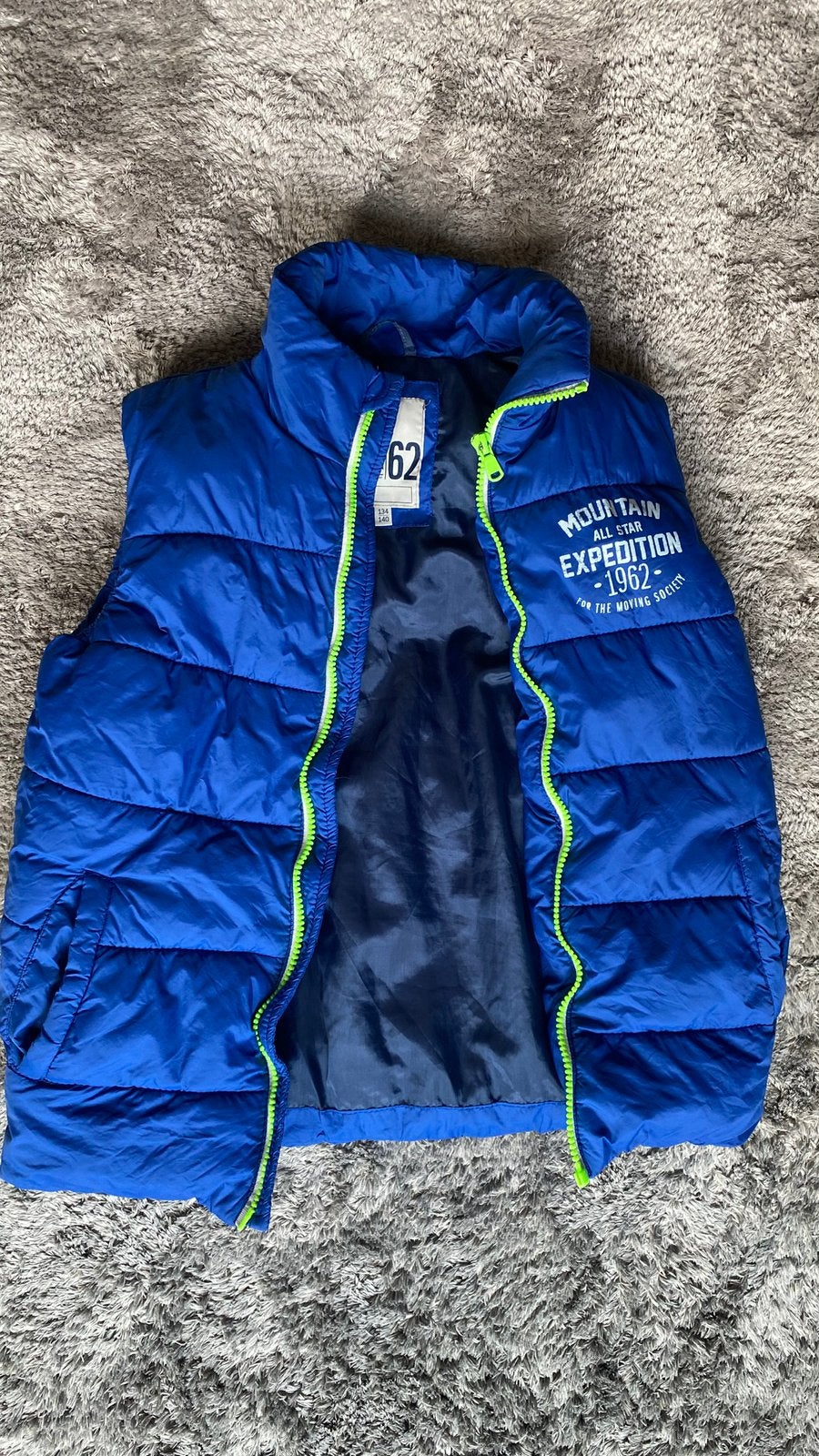 Gilet voor kinderen maat 134-140, Kinderen en Baby's, Ophalen of Verzenden, Zo goed als nieuw, Jongen of Meisje, Trui of Vest