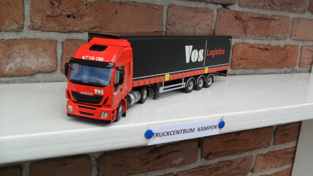 WSI  Iveco  Stralis  Hi - Way  van  Vos  Logistics., Hobby en Vrije tijd, Ophalen of Verzenden, Nieuw, Bus of Vrachtwagen, Wsi