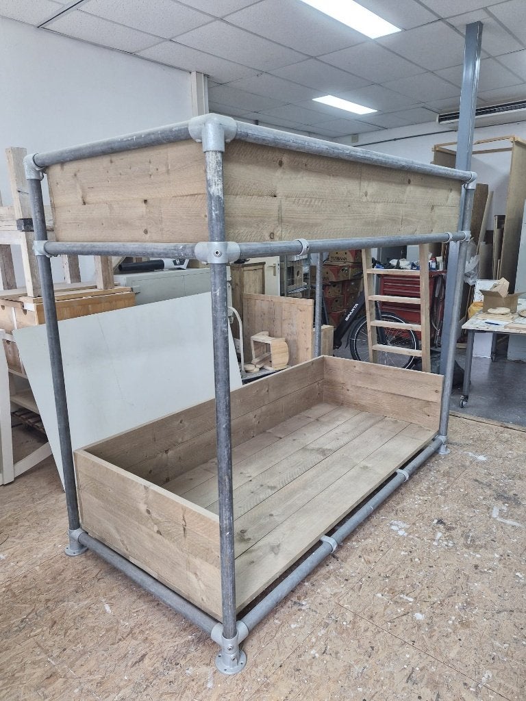 stoer bed van steigerpijpen en steigerhout met lounge, Ophalen, 90 cm, Stoer robuust, 200 cm