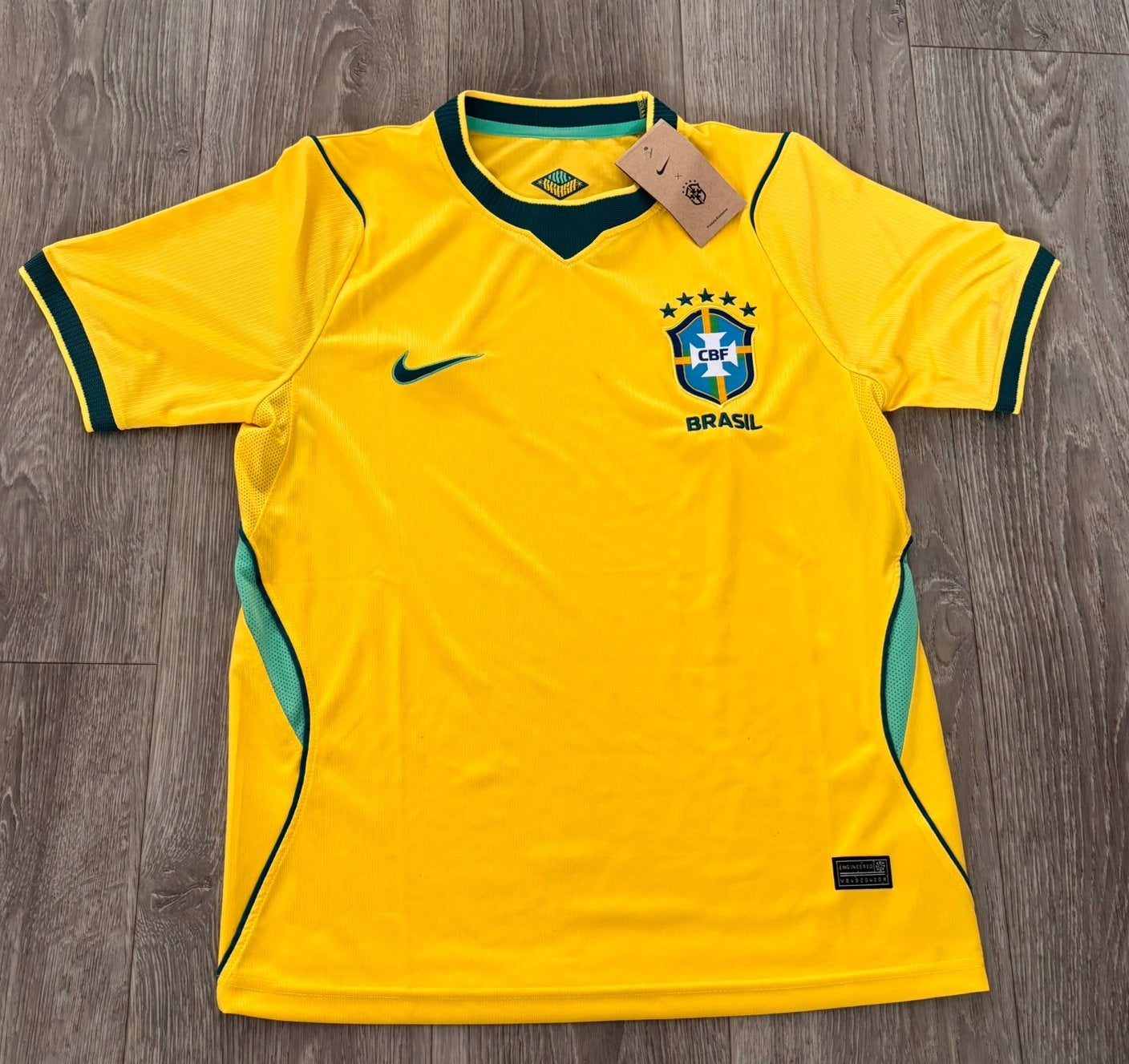 Brazil home maat M Wk, Sport en Fitness, Voetbal, Ophalen, Zo goed als nieuw, Shirt