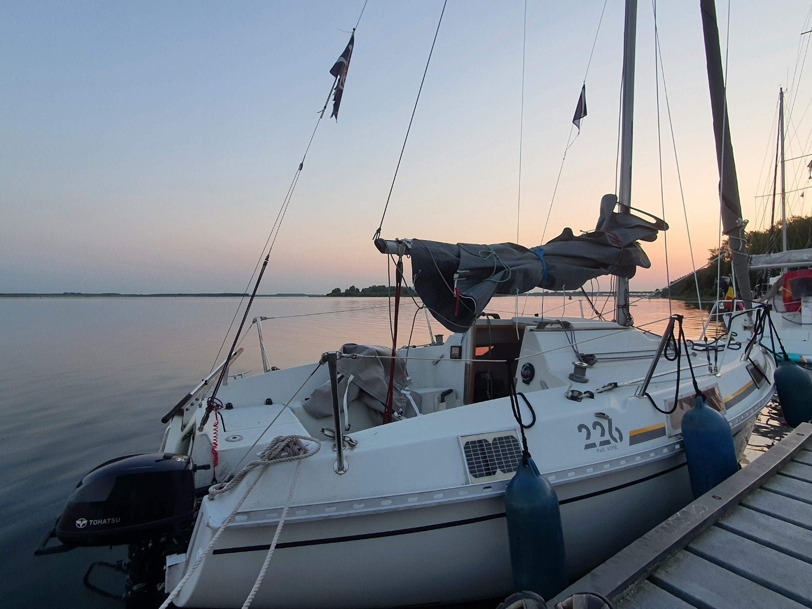 Feeling 226 zeilboot recent motor en zeilen vaarklaar, Watersport en Boten, Kajuitzeilboten en Zeiljachten, Ophalen, Buitenboordmotor