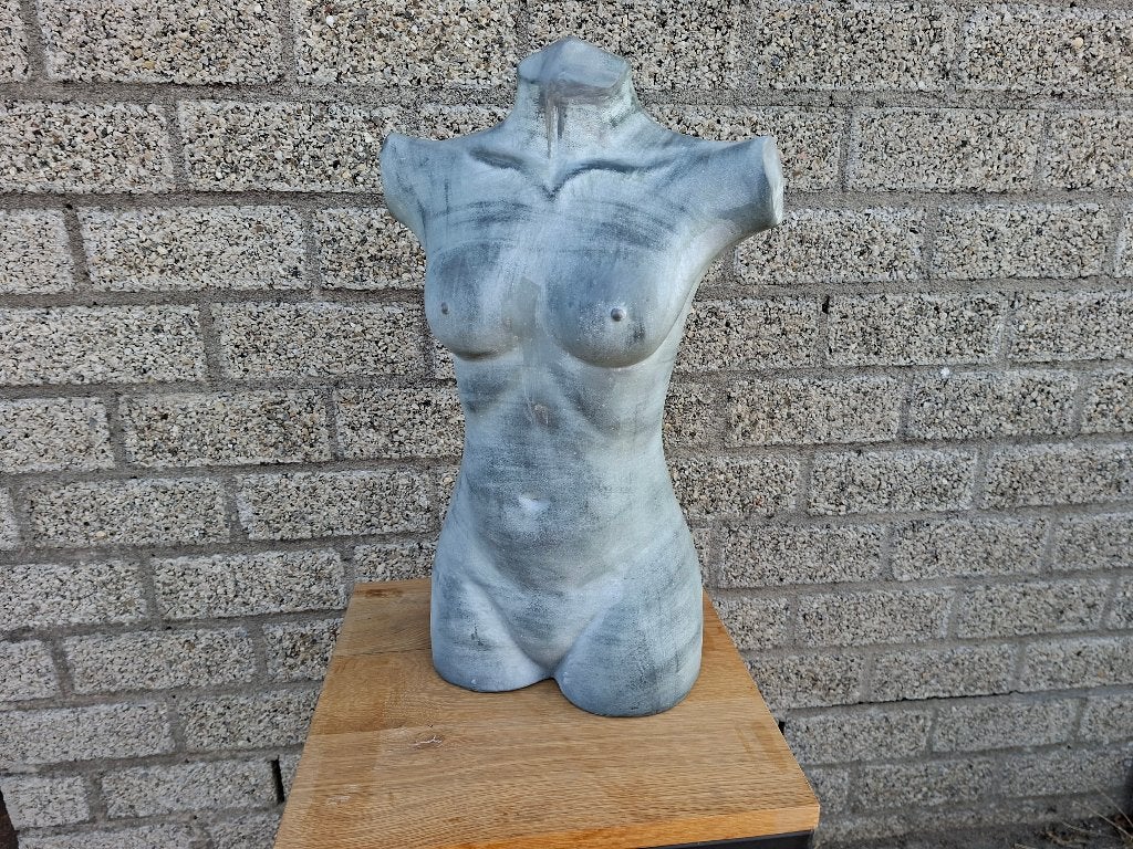 groot borstbeeld van vrouw circa 55 cm hoog, Verzamelen, Beelden en Beeldjes, Ophalen of Verzenden, Zo goed als nieuw, Mens