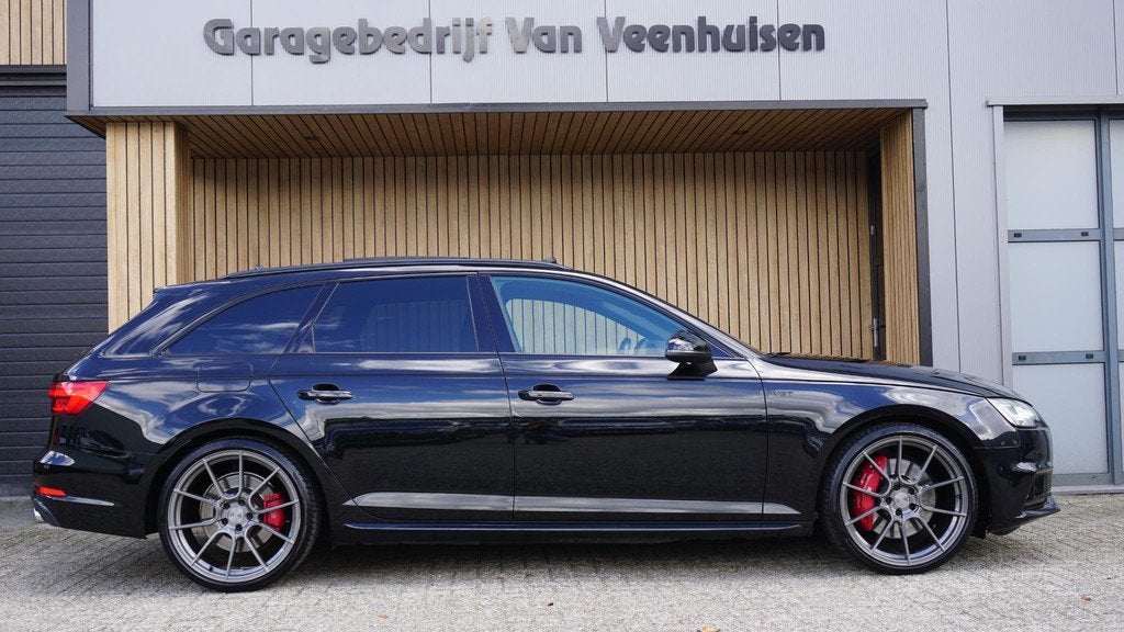 Audi S4 Avant 3.0 TFSI V6T 354pk Quattro *Black Optik* Pano., Gebruikt, Euro 6, 2995 cc, 1650 kg