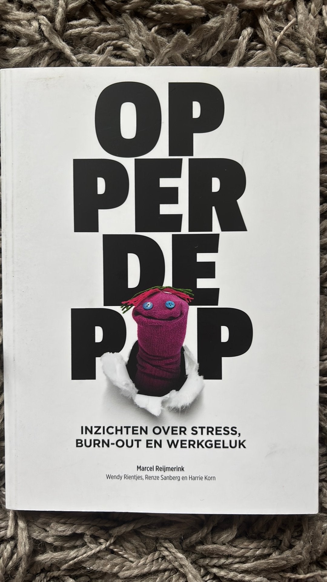 Nw Boek op per de pop -nieuw-marcel reijmerink, Boeken, Ophalen, Zo goed als nieuw, Mode algemeen