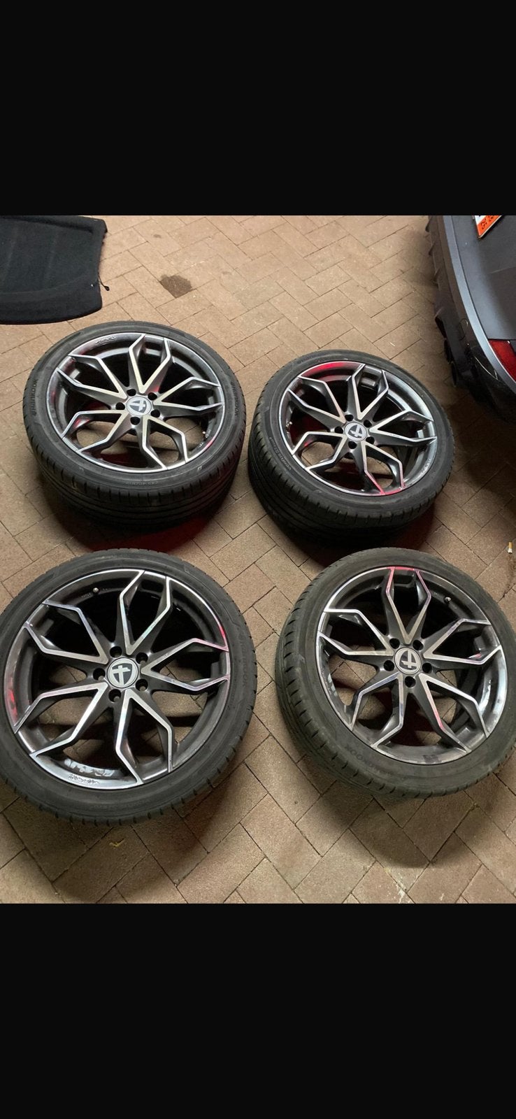 19 inch velgen met goeie zomerbanden er op (245/45/19, Auto-onderdelen, 245 mm, Zomerbanden, Ophalen, 19 inch