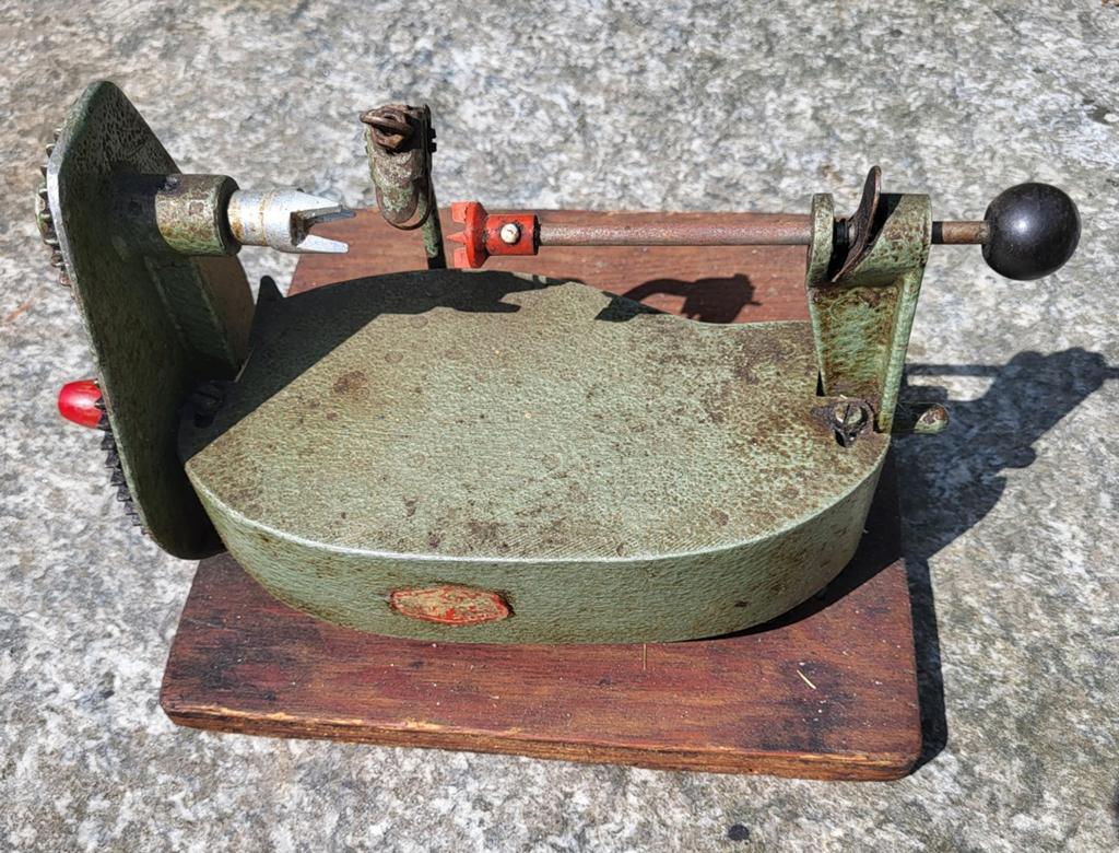 aardappelschilmachine - Groen gietijzer, Ophalen