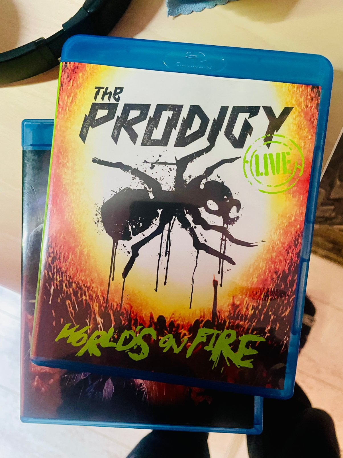 The Prodigy – World’s On Fire (Live) Blu-ray + CD, Cd's en Dvd's, Blu-ray, Ophalen of Verzenden, Zo goed als nieuw, Muziek en Concerten