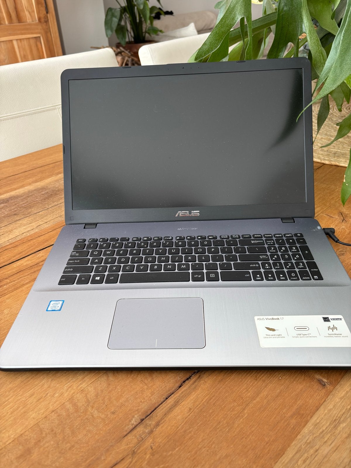 ASUS Vivobook 17 X705U Laptop - i3-8130U, 8GB RAM, 238GB SSD, Computers en Software, Windows Laptops, Gebruikt, 17 inch of meer