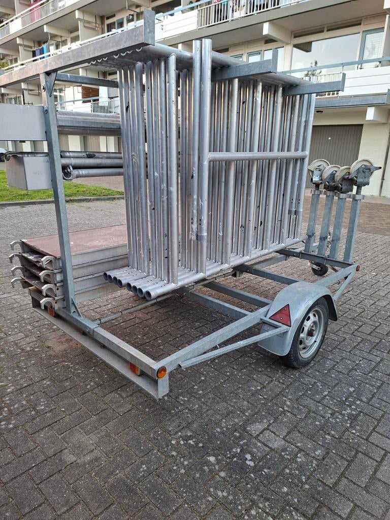 Rolsteiger op aanhanger 10.2 mtr werkhoogte, Doe-het-zelf en Verbouw, Steigers, Ophalen, Rolsteiger of Kamersteiger, 5 meter of hoger