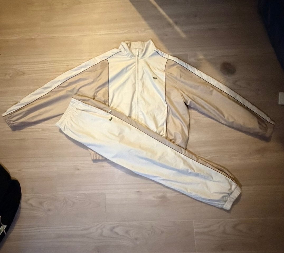 Lacoste trainingspak wit/beige - maat L (broek XL)valt als L, Ophalen, Gedragen