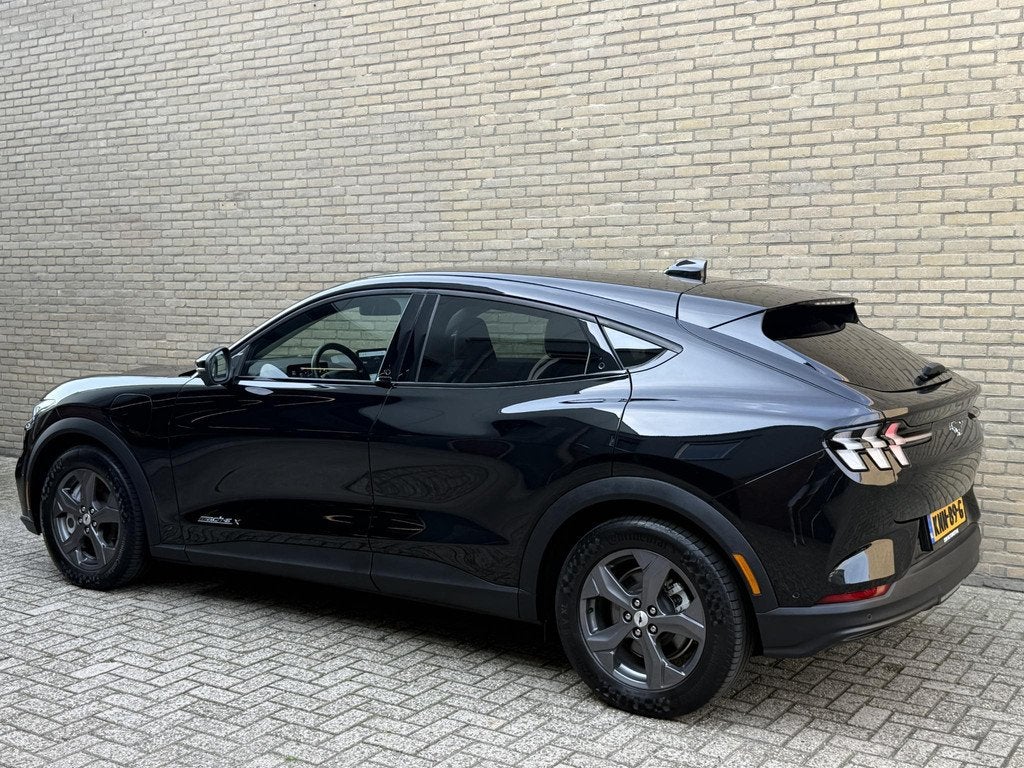 Ford Mustang Mach-E Extended RWD 98 kWh | 95% SOH | Trekhaak, Auto's, Ford, Gebruikt, 750 kg, 610 km, Zwart