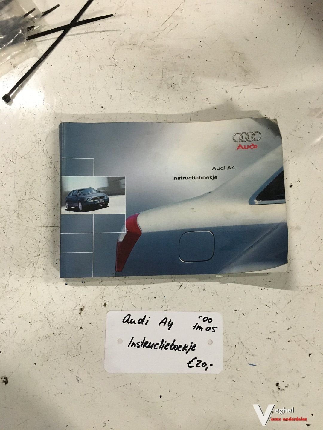 Audi A4  2000 t/m 2005  Instructieboekje handleiding, Ophalen of Verzenden