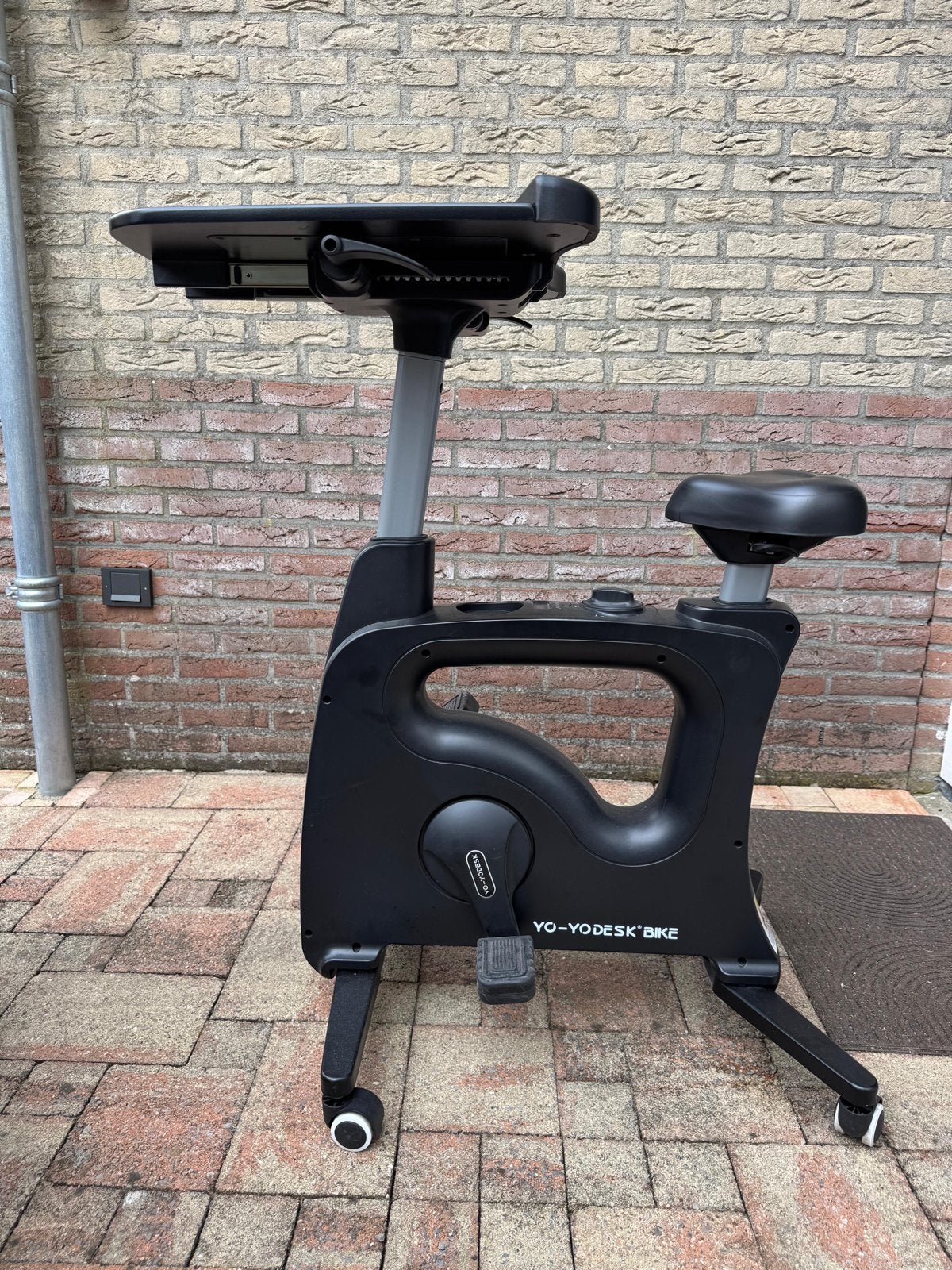Yo-YoDesk Bike - Hometrainer met geïntegreerd bureau, Ophalen, Zo goed als nieuw, Metaal, Benen